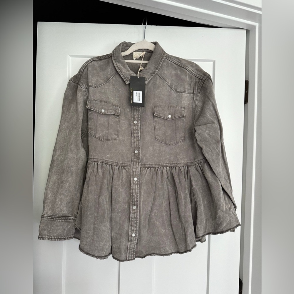 143 Story Gray Button-Up Peplum Shirt Medium